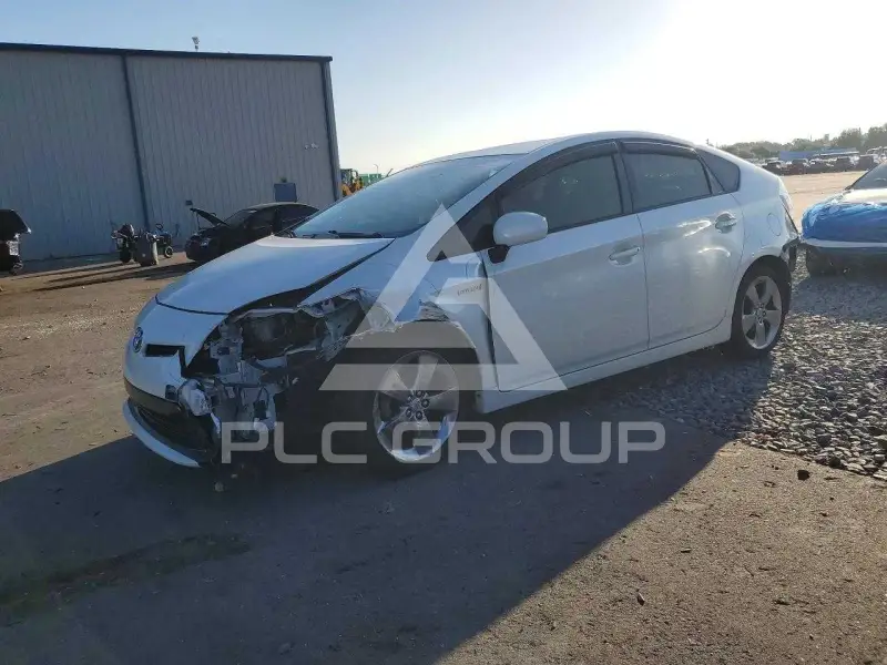 2013 Toyota PRIUS фото