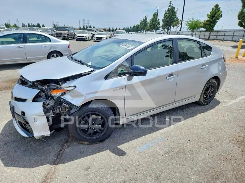 2013 Toyota PRIUS фото