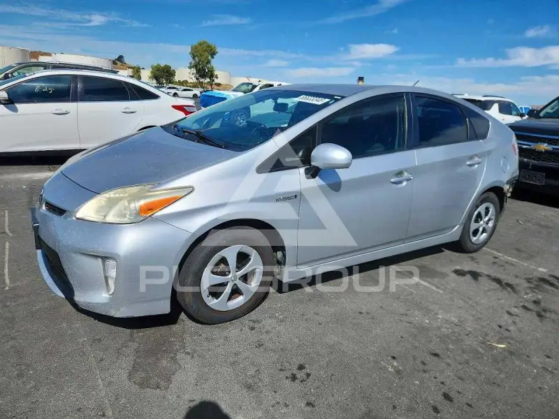 2013 Toyota PRIUS photo