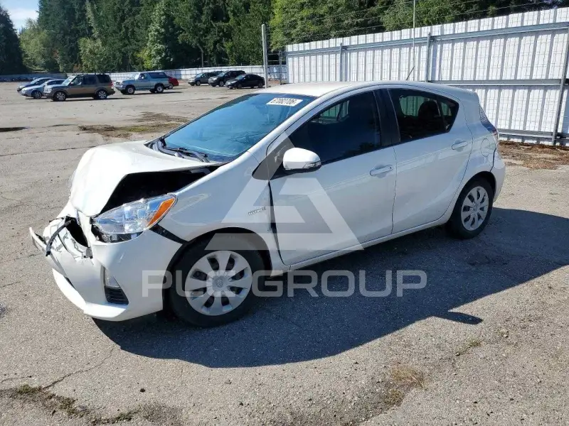 2013 Toyota PRIUS фото