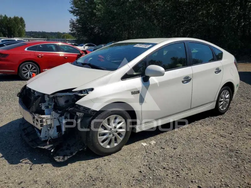 2013 Toyota PRIUS фото