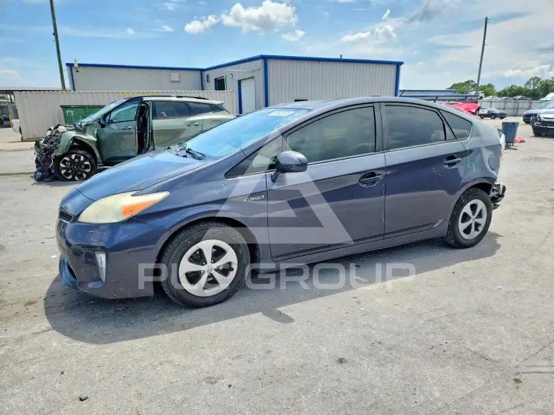 2013 Toyota PRIUS photo