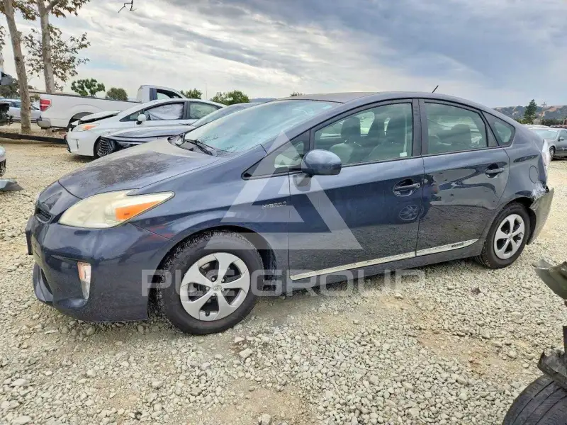 2013 Toyota PRIUS фото