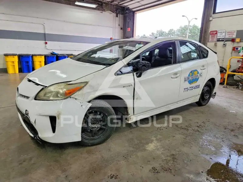2013 Toyota PRIUS фото
