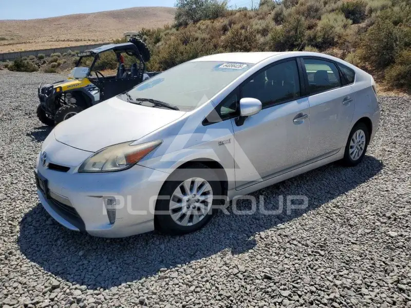 2013 Toyota PRIUS фото