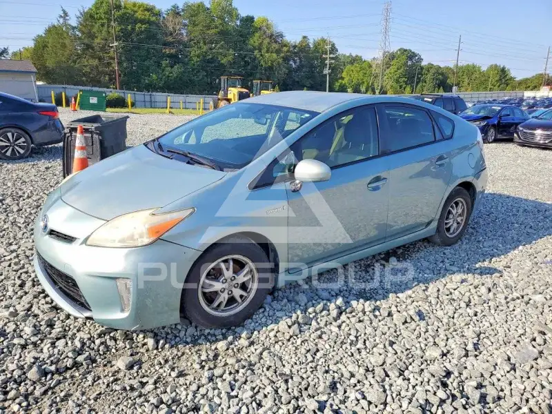 2013 Toyota PRIUS фото