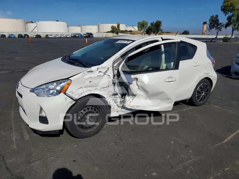2013 Toyota PRIUS photo