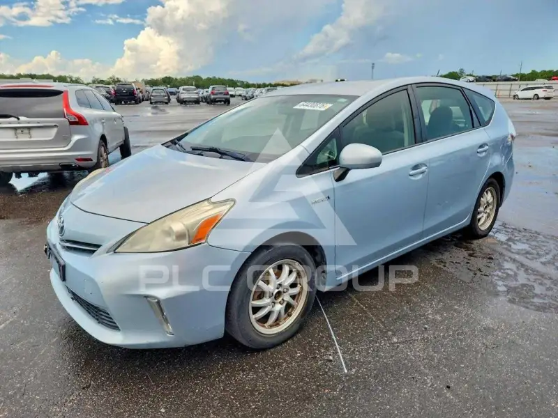 2013 Toyota PRIUS фото