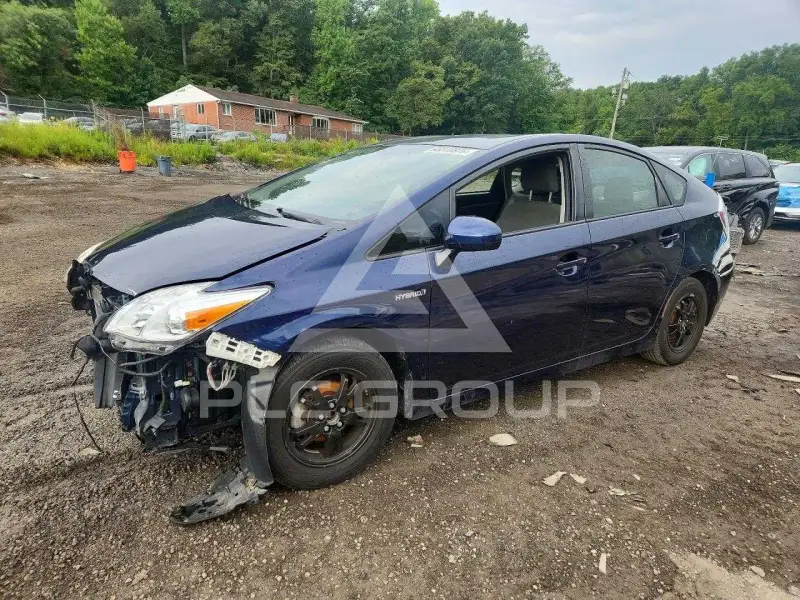 2013 Toyota PRIUS фото
