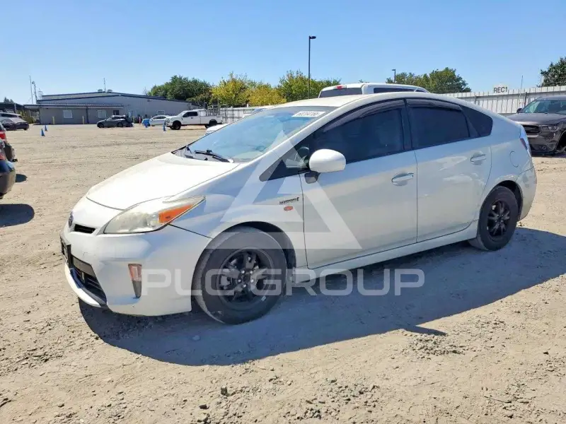 2013 Toyota PRIUS photo
