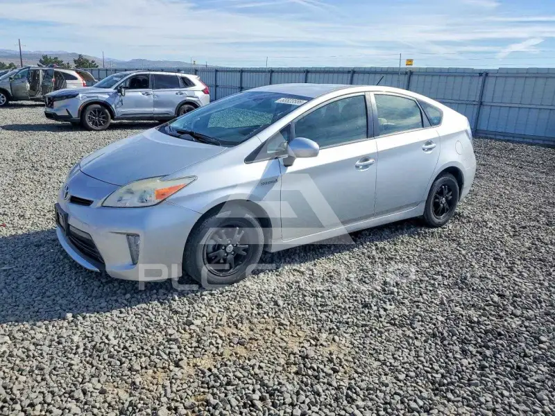 2013 Toyota PRIUS photo