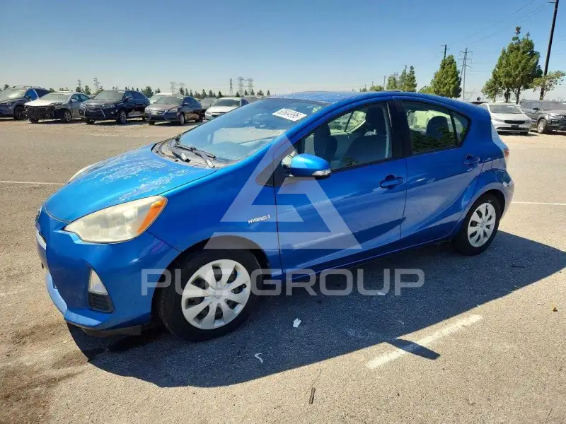 2013 Toyota PRIUS фото