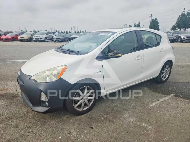 2013 Toyota PRIUS фото