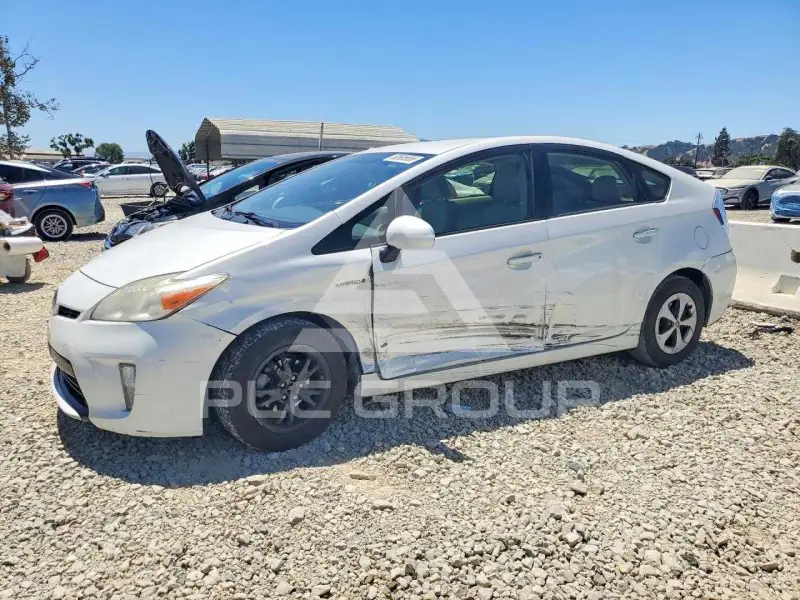 2013 Toyota PRIUS photo