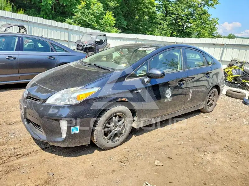 2013 Toyota PRIUS фото