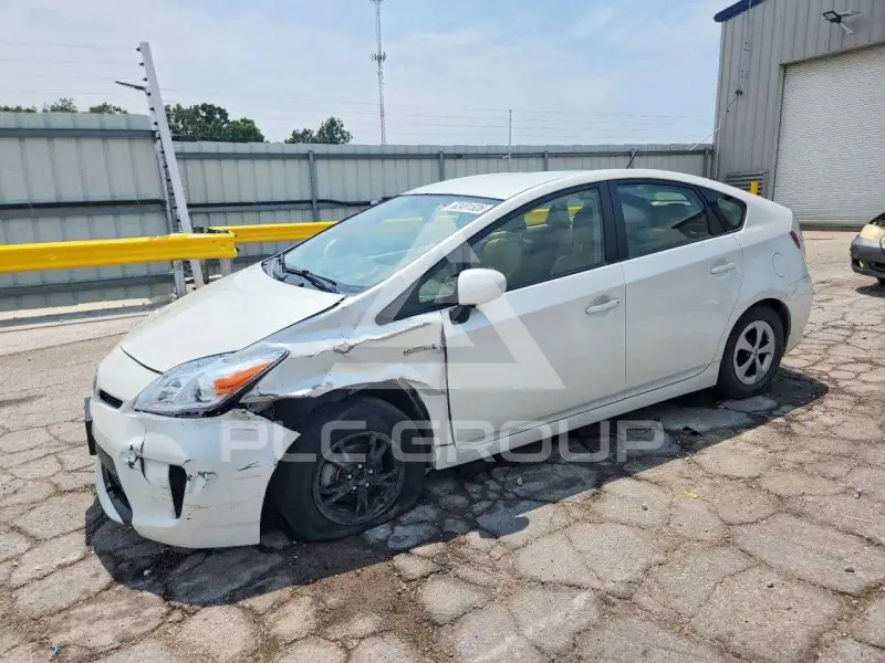 2013 Toyota PRIUS фото