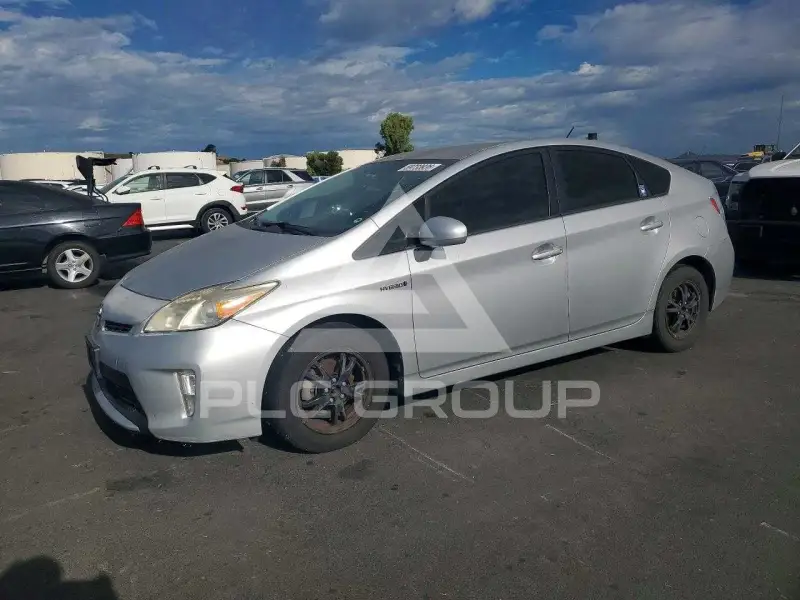 2013 Toyota PRIUS фото