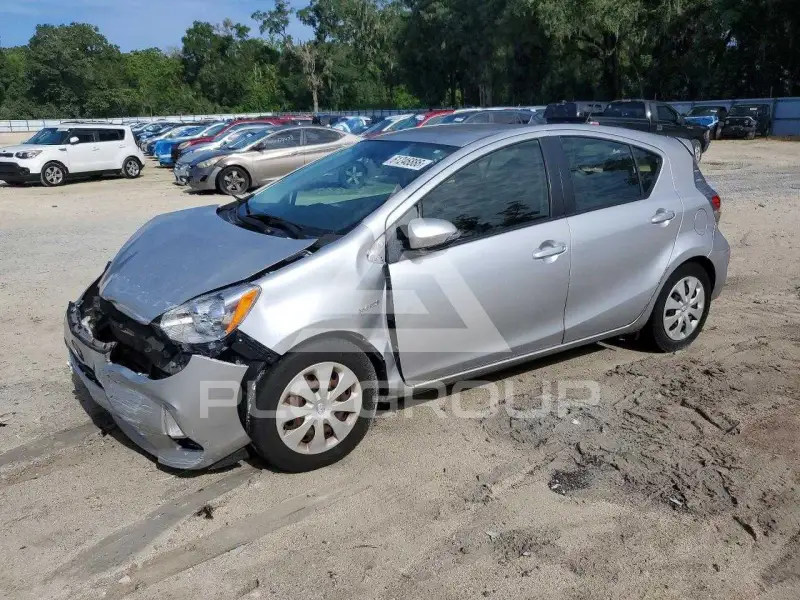2013 Toyota PRIUS photo