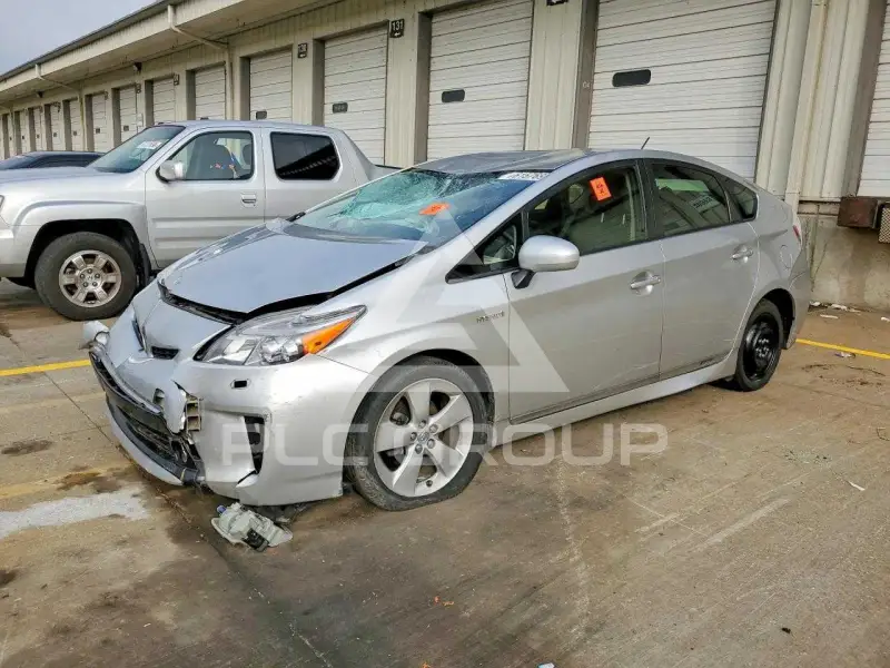 2013 Toyota PRIUS фото