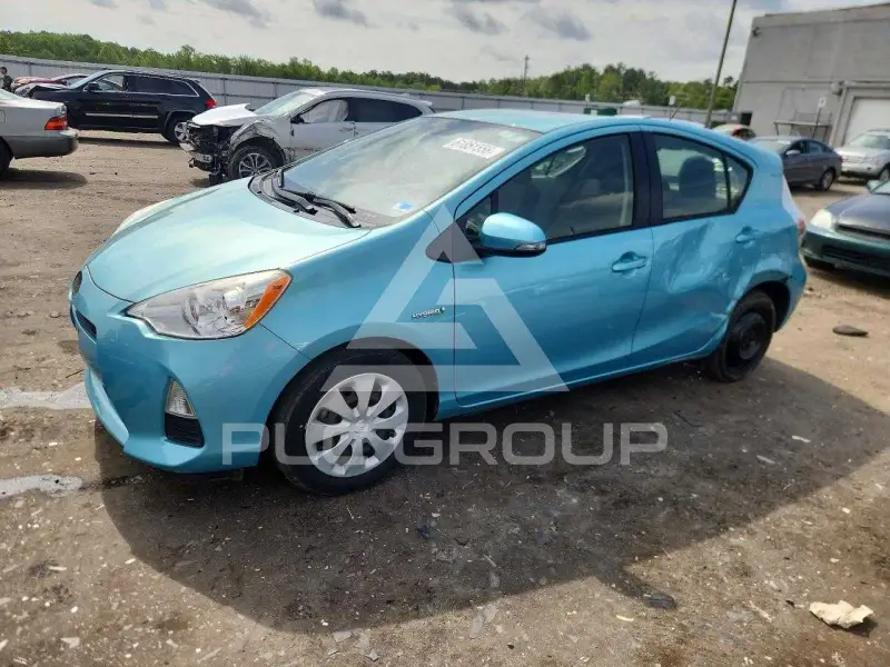 2013 Toyota PRIUS фото