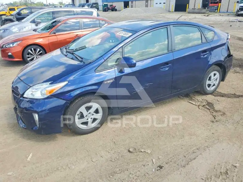 2013 Toyota PRIUS фото