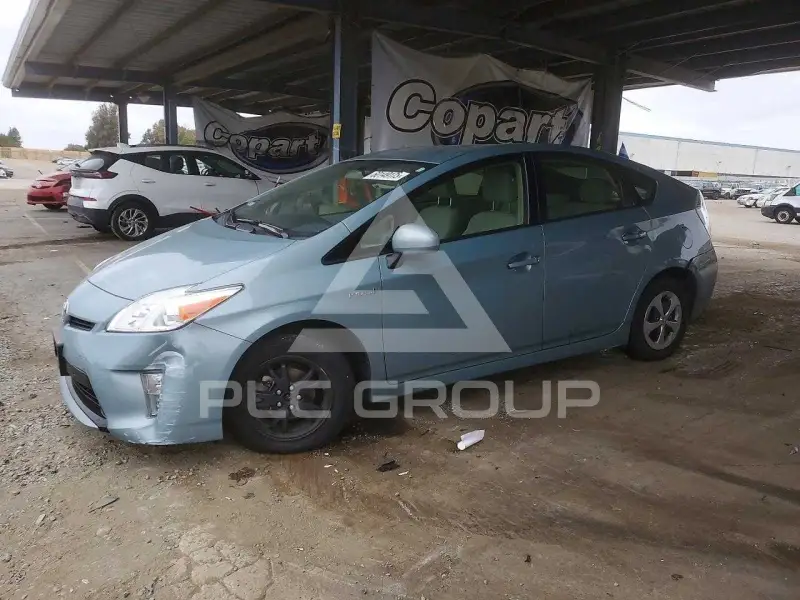2013 Toyota PRIUS фото