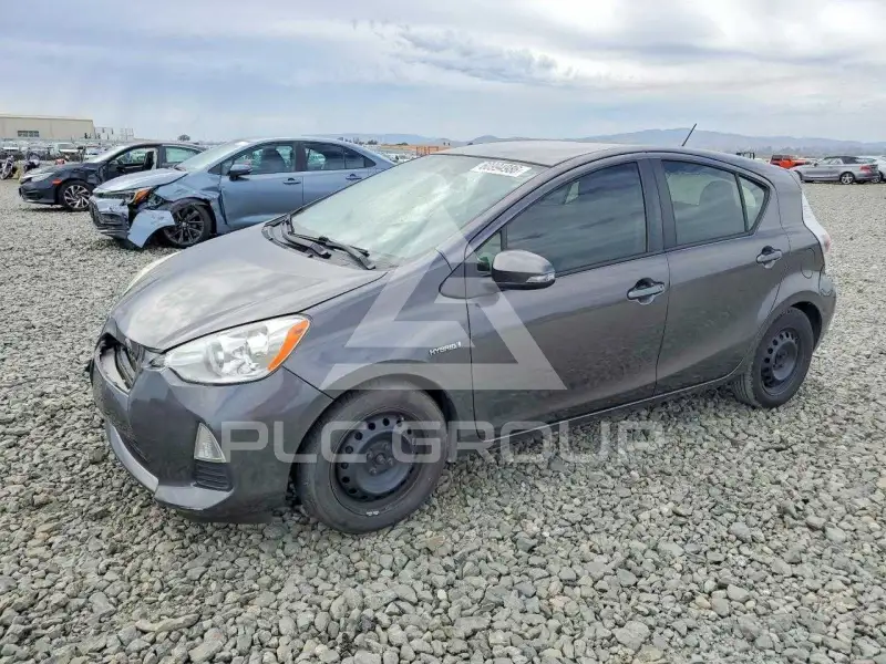 2013 Toyota PRIUS фото