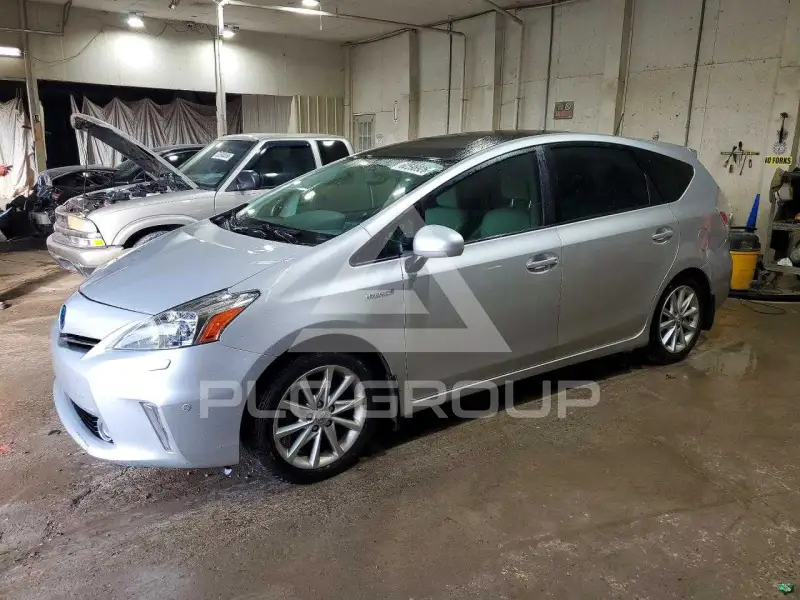 2013 Toyota PRIUS photo