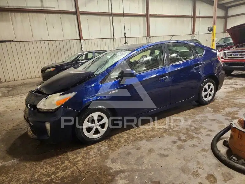2013 Toyota PRIUS photo