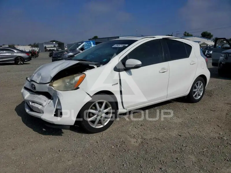 2013 Toyota PRIUS фото