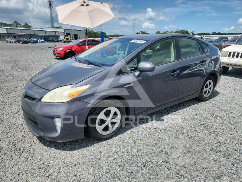 2013 Toyota PRIUS photo