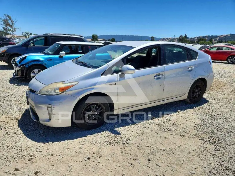 2013 Toyota PRIUS фото