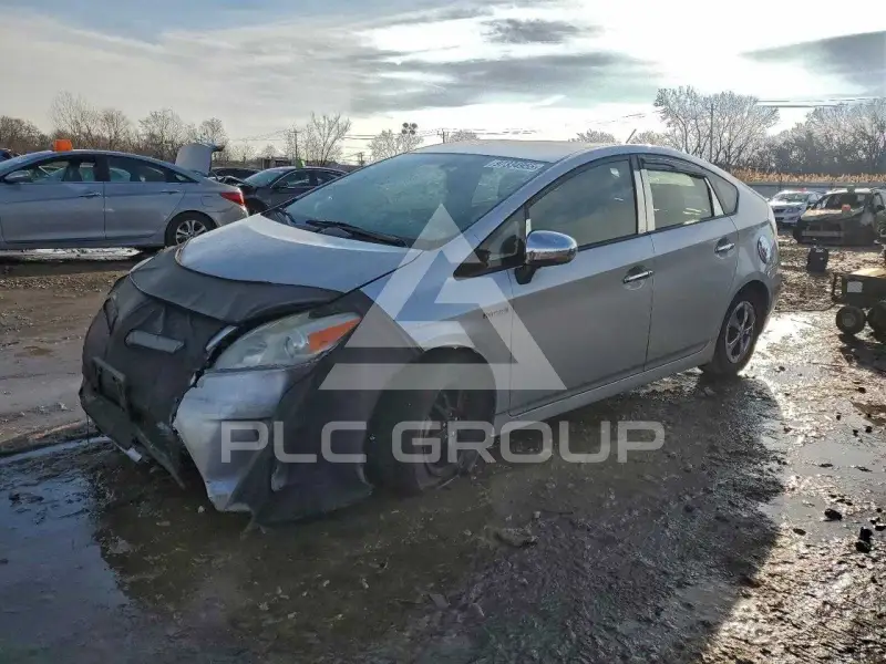2013 Toyota PRIUS фото