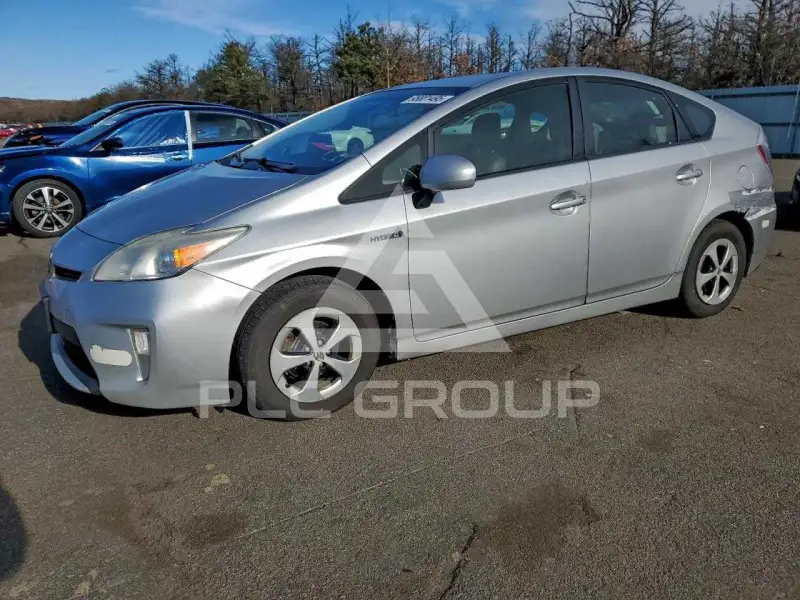 2013 Toyota PRIUS photo