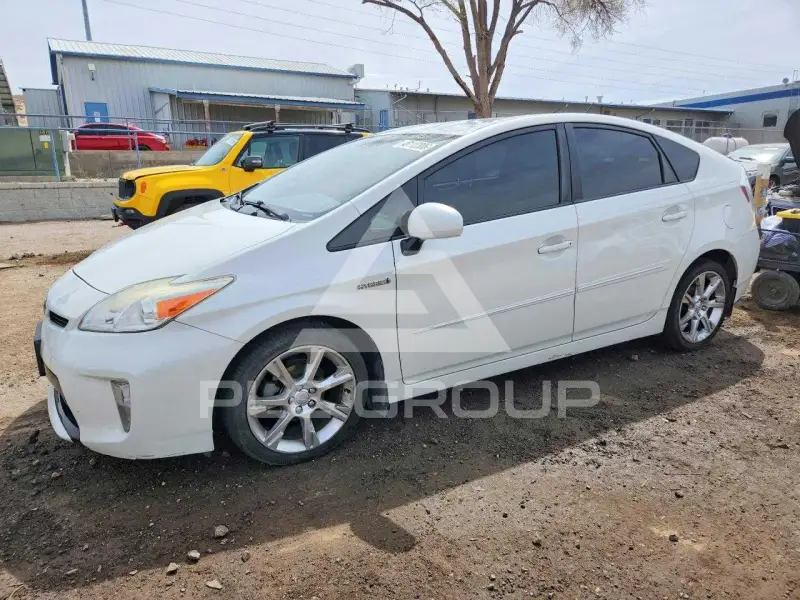 2013 Toyota PRIUS фото