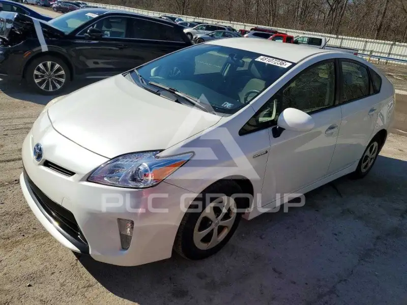 2013 Toyota PRIUS фото