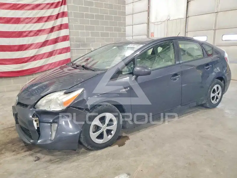 2013 Toyota PRIUS photo