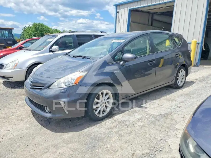 2013 Toyota PRIUS photo