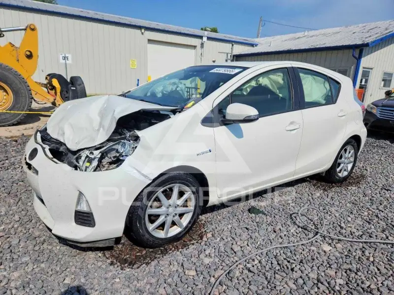 2013 Toyota PRIUS фото