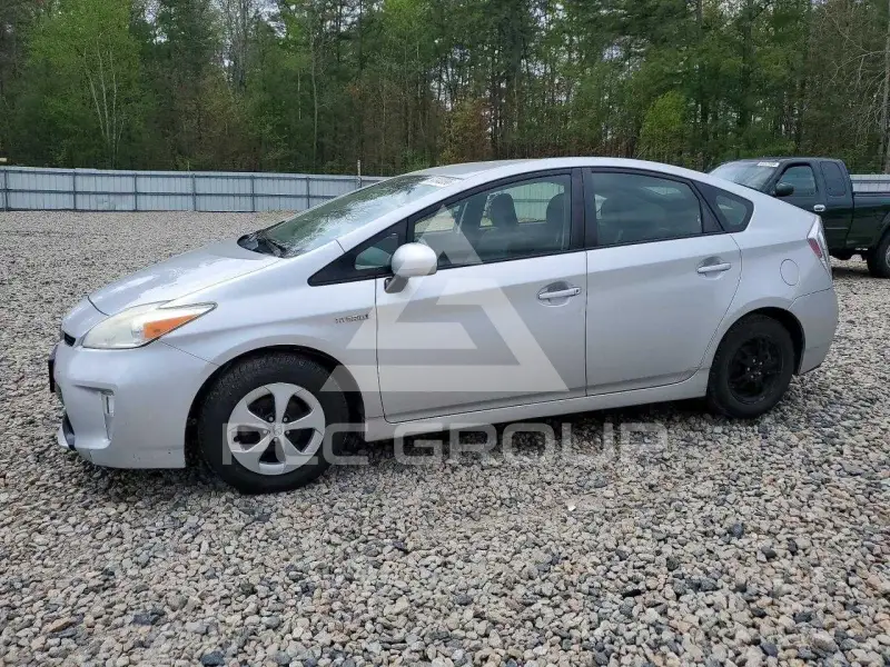 2013 Toyota PRIUS фото