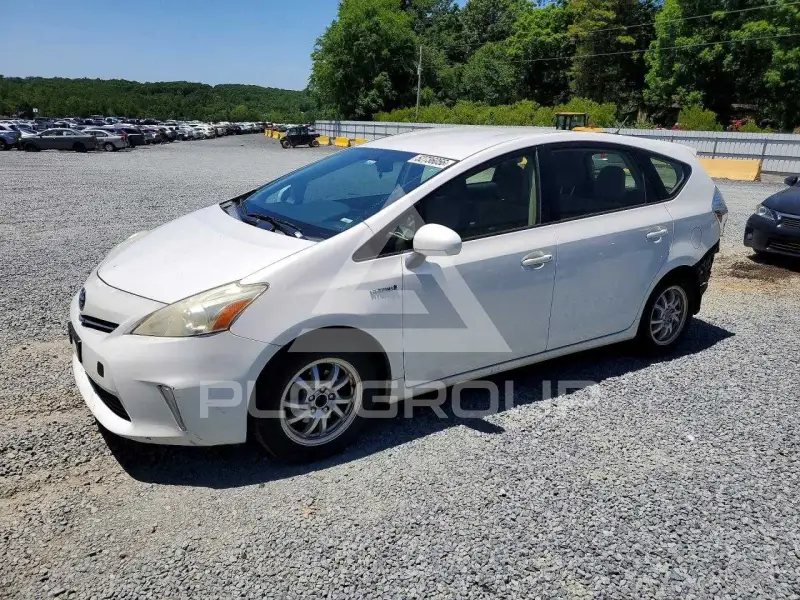 2013 Toyota  фото