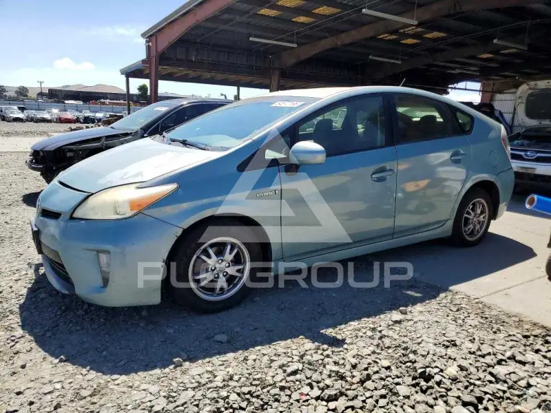 2013 Toyota PRIUS фото