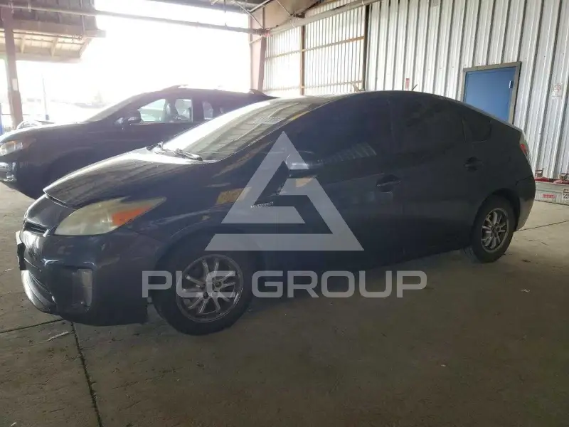 2013 Toyota PRIUS фото