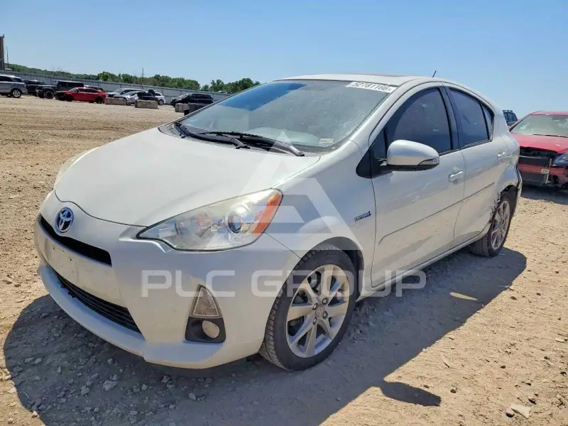 2013 Toyota PRIUS photo