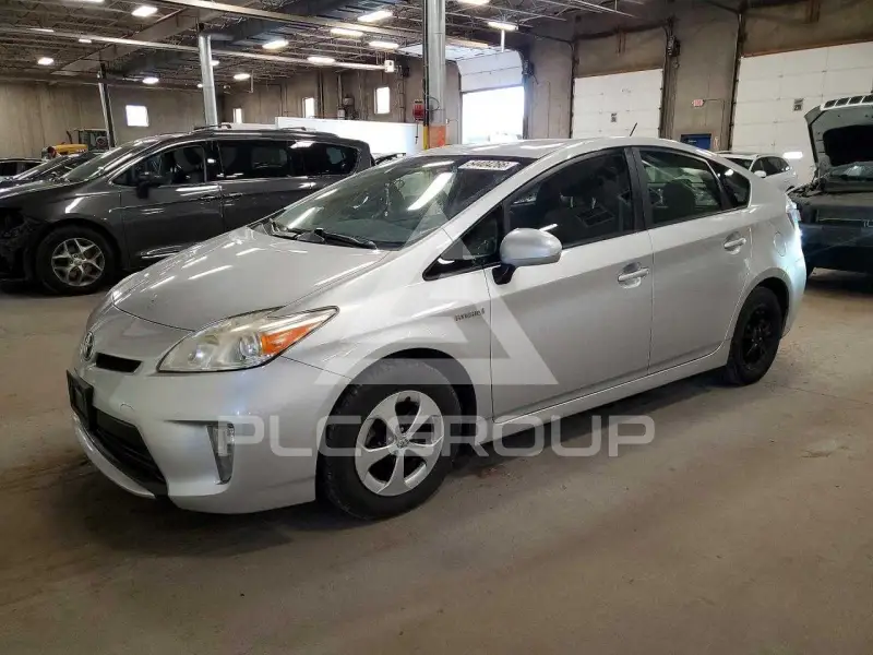 2013 Toyota PRIUS фото