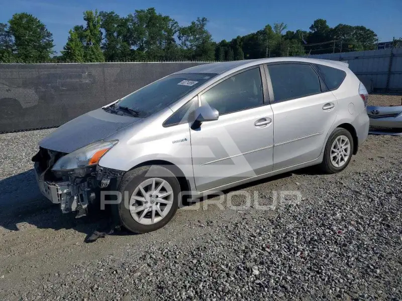 2013 Toyota  фото