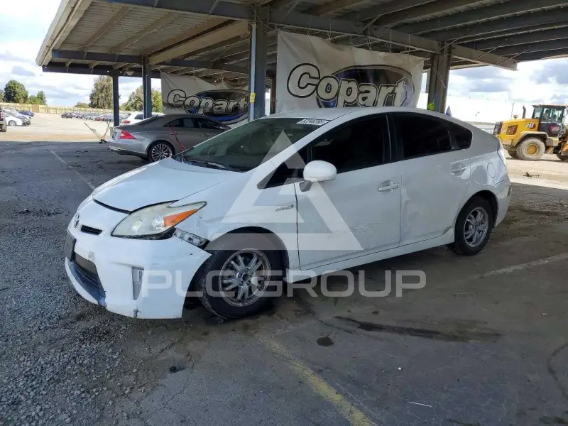 2013 Toyota PRIUS photo