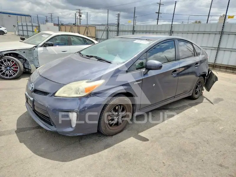 2013 Toyota PRIUS фото