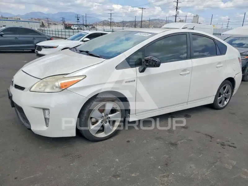 2013 Toyota PRIUS photo