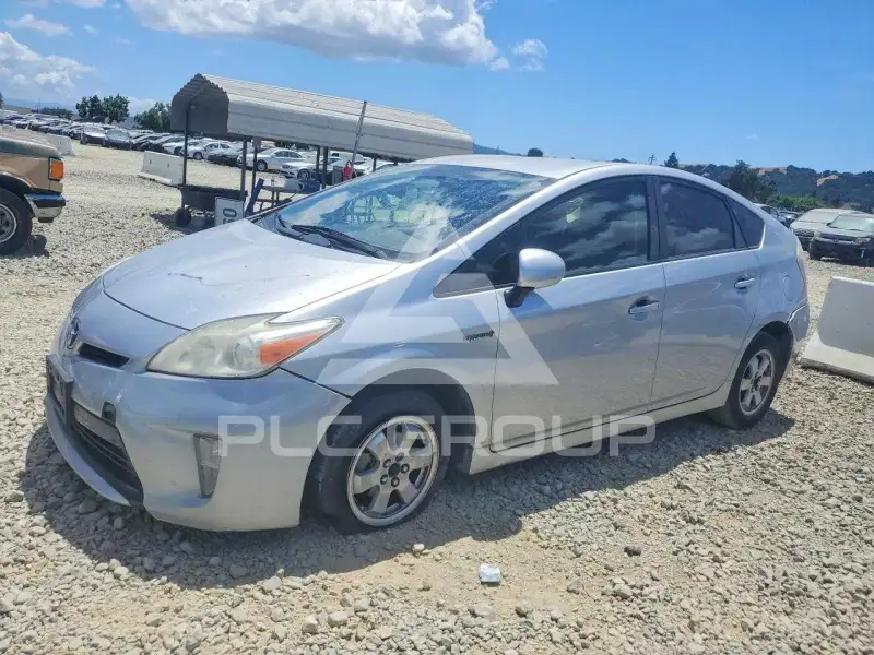 2013 Toyota PRIUS фото